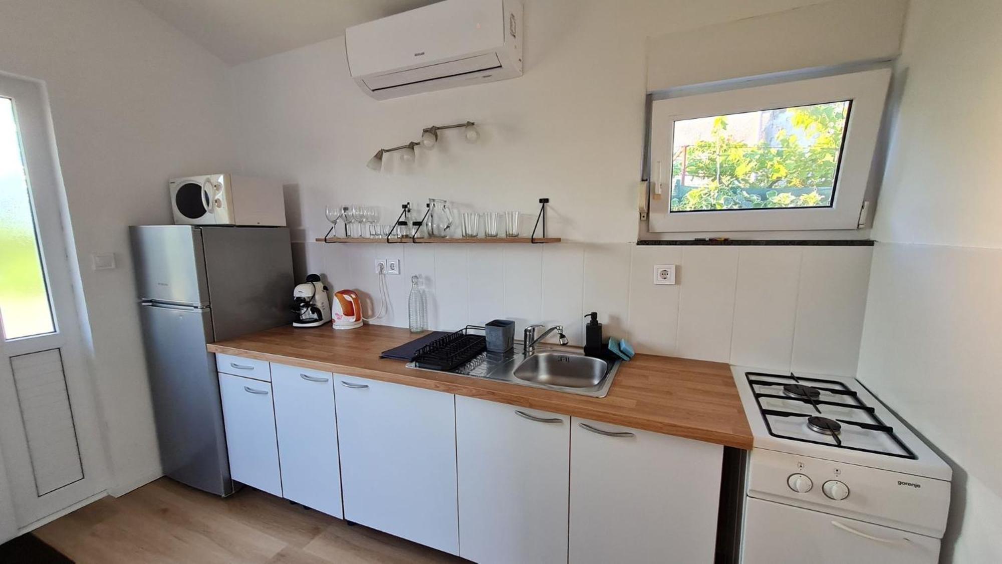 Apartmani Ela Prvić Luka Exterior foto