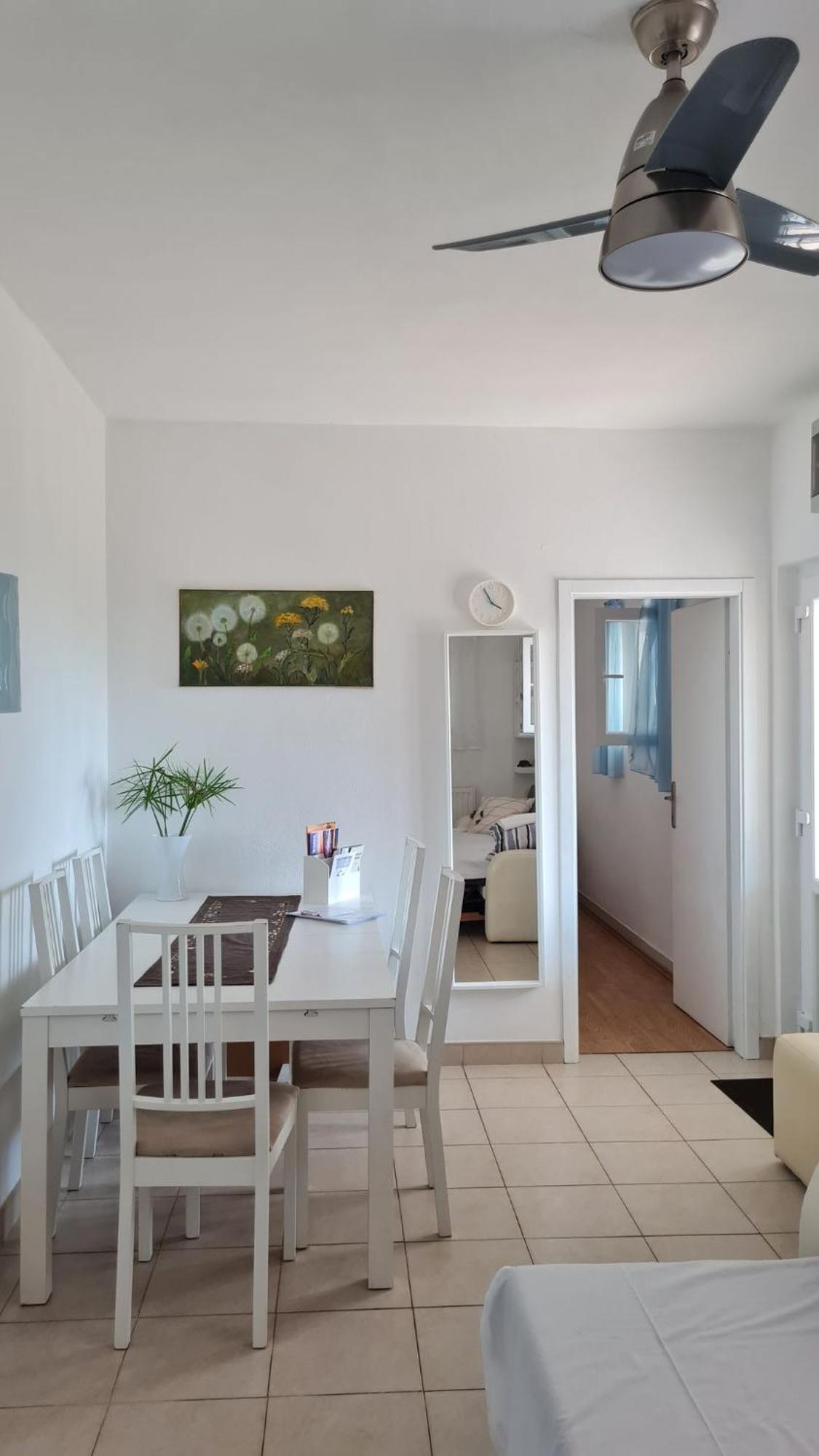 Apartmani Ela Prvić Luka Habitación foto